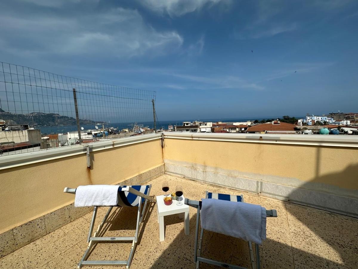 Ferienwohnung Attico Di Giggia Giardini-Naxos Exterior foto