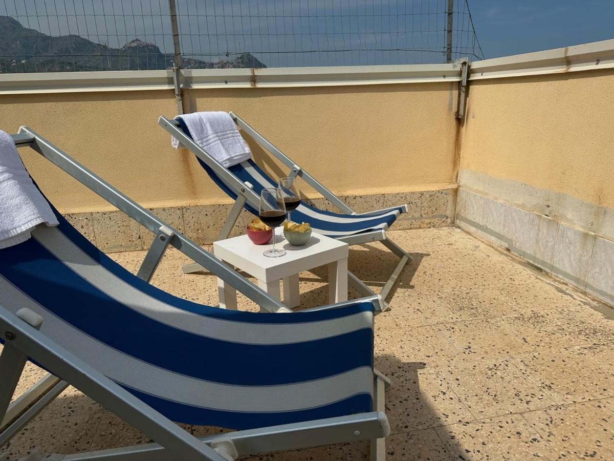 Ferienwohnung Attico Di Giggia Giardini-Naxos Exterior foto